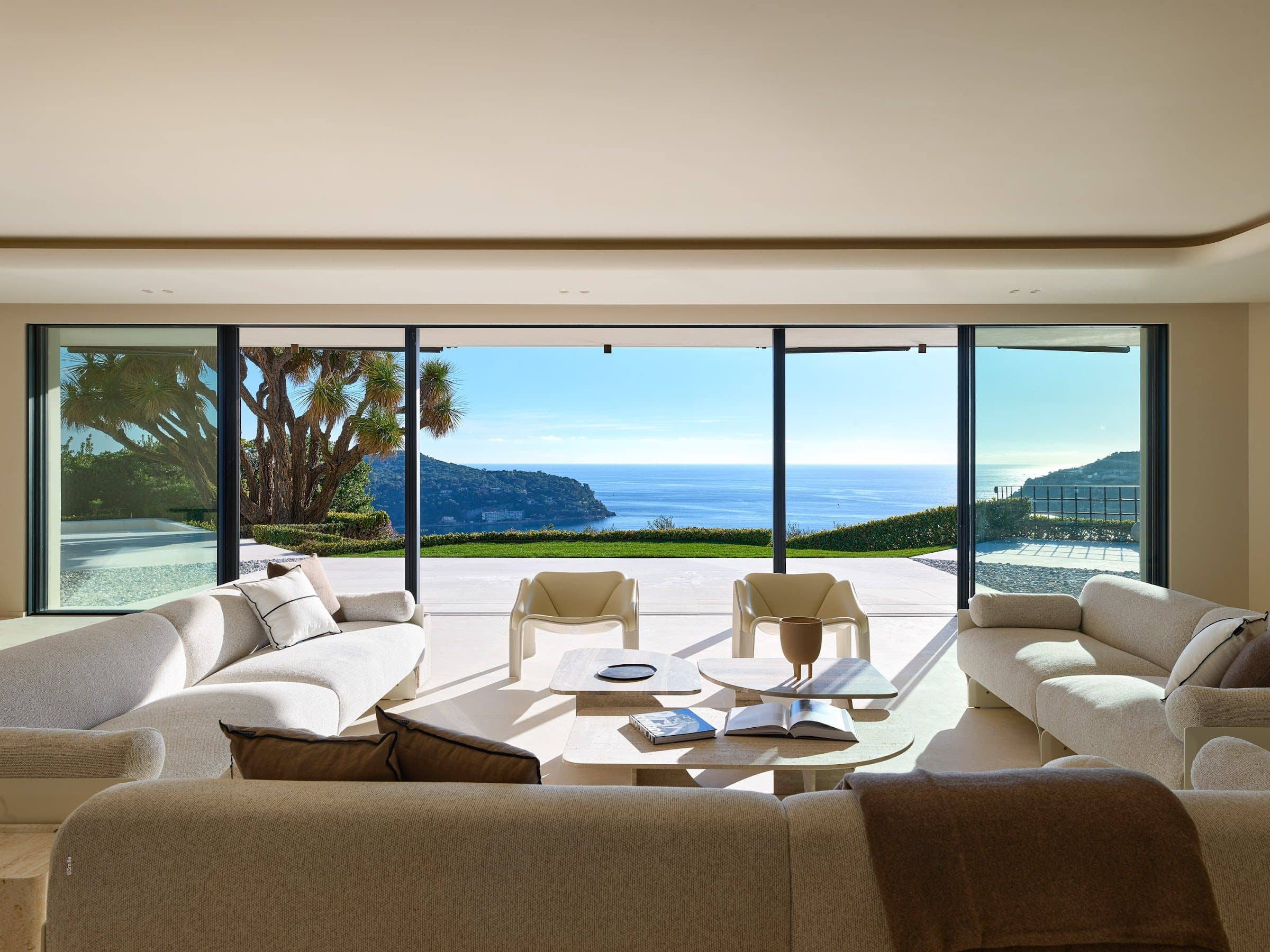 Villa Belvédère living room opening onto the sea and Saint-Jean-Cap-Ferrat