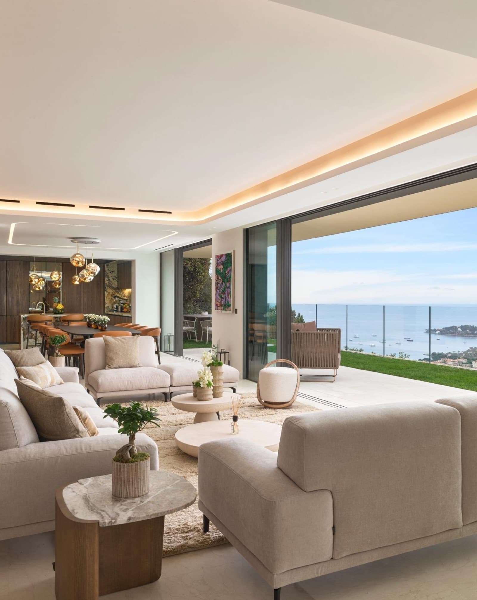 Villa Constance living room opening onto the bay