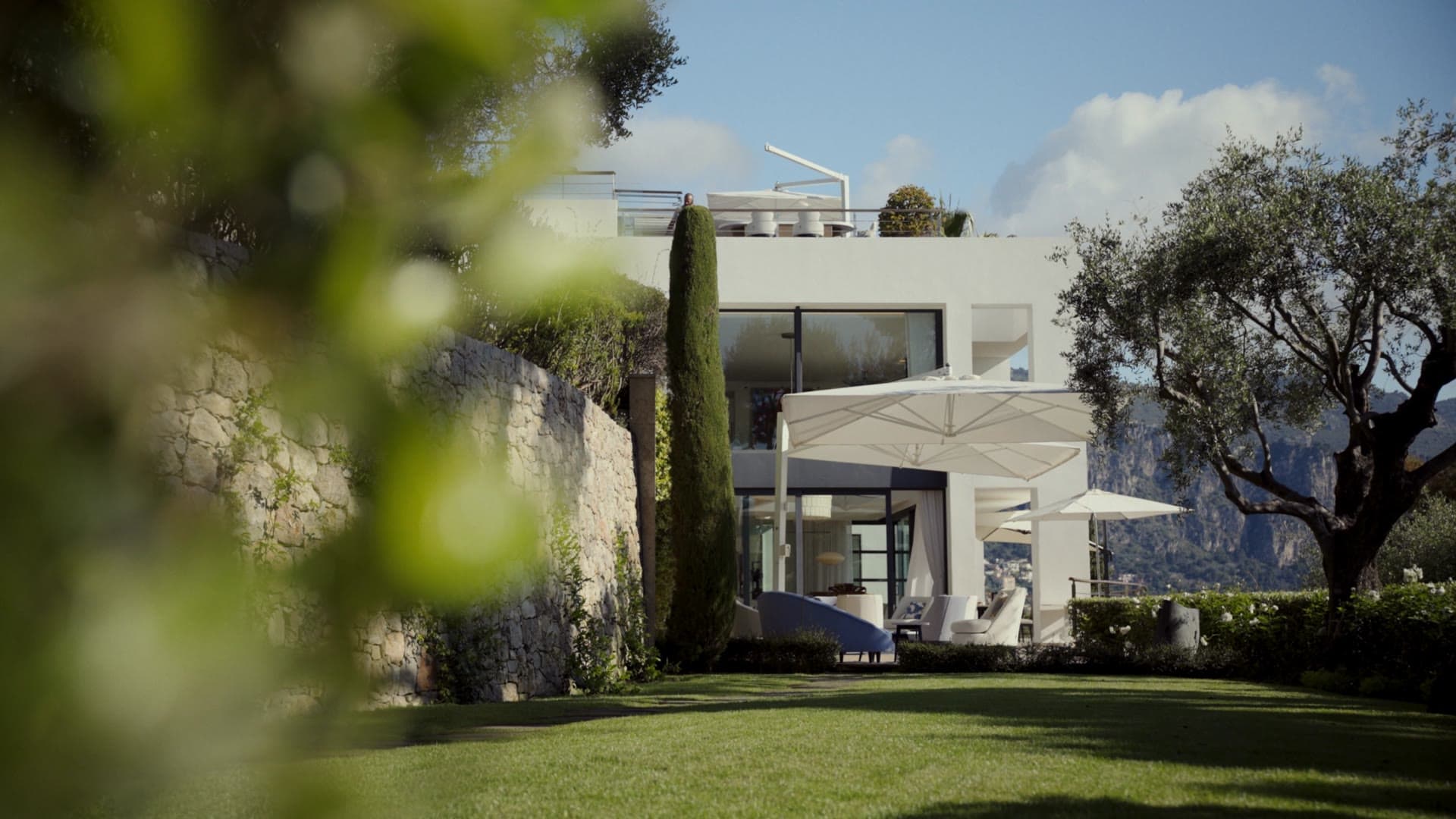 Garden and façade of Villa Céleste in Saint-Jean-Cap-Ferrat